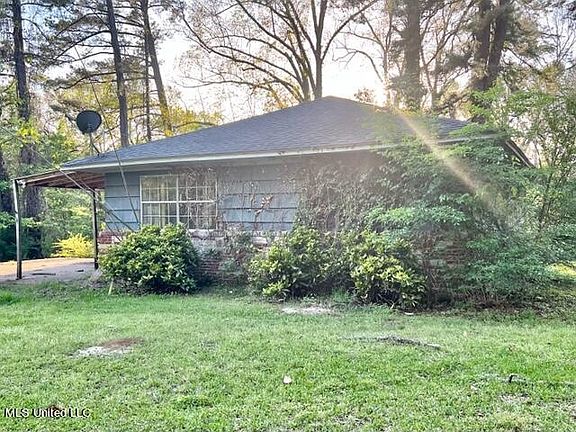 3rd image of 63 Gibson Road Cir