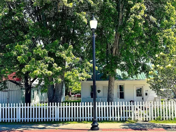 113 Main St, Saint Peters, MO 63376