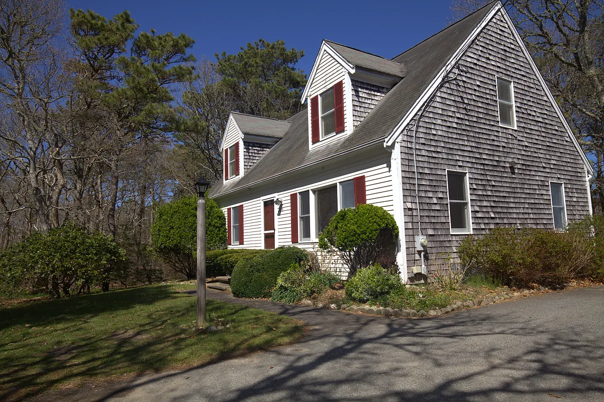 Building Photo - 836 Orleans Rd