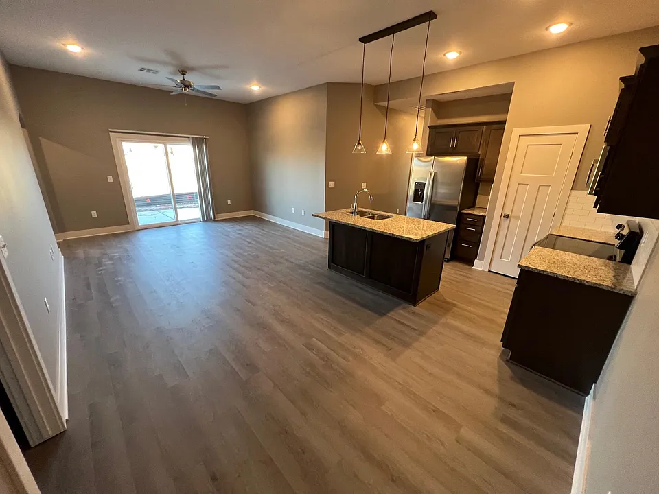 12128 W Cora St