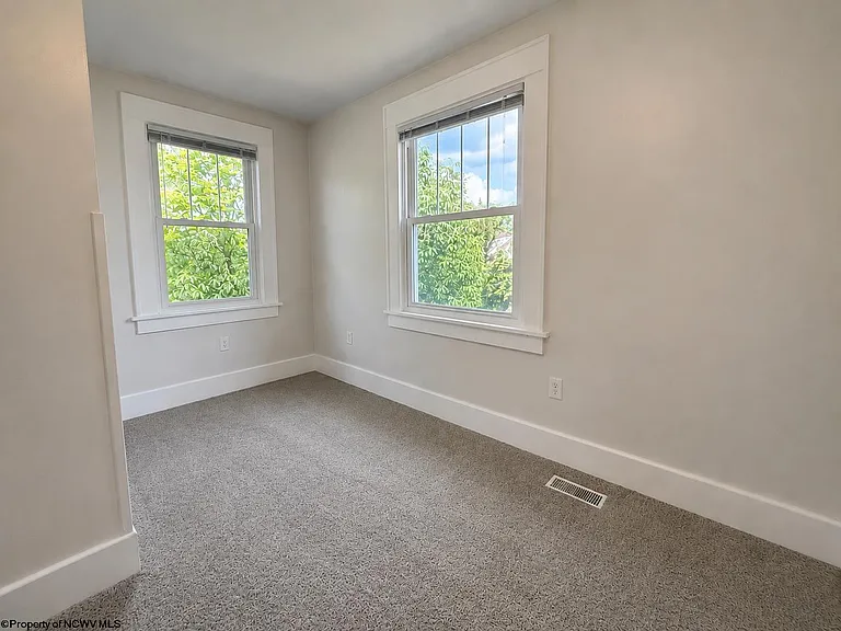960 Grand St — Photo 11