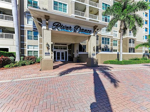 2nd image of 808 3RD AVENUE W #311