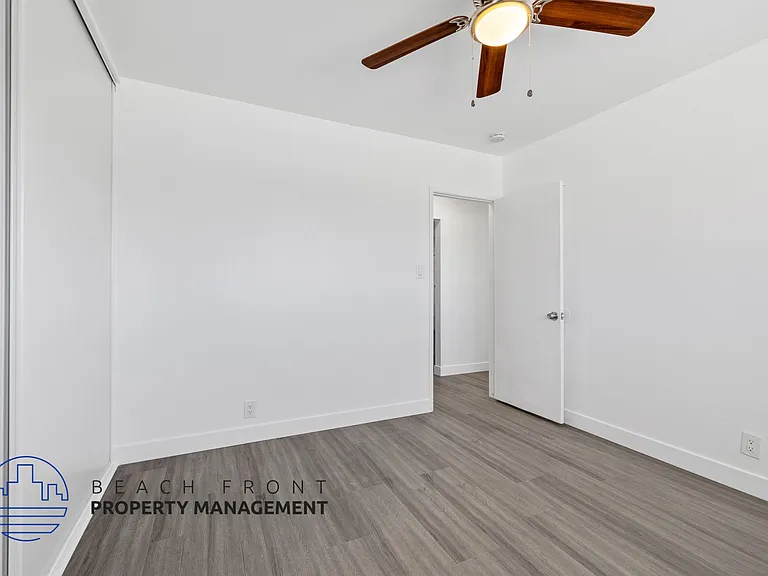 1855 Stanley Ave — Photo 7