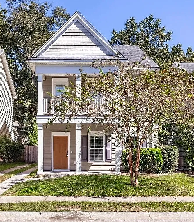 4 bed, 2.5 bath, 2141 sqft, $3,200 — Photo 1