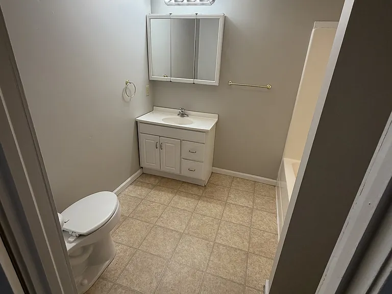 609 C St #3-B — Photo 6