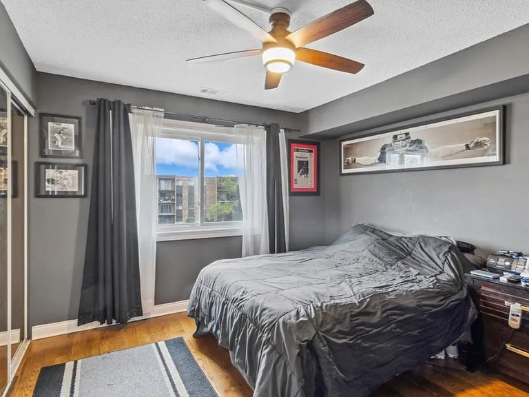 601 W Huntington Commons Rd #305 — Photo 14