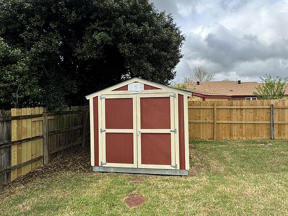 5th image of 3860 Heathcliff Dr