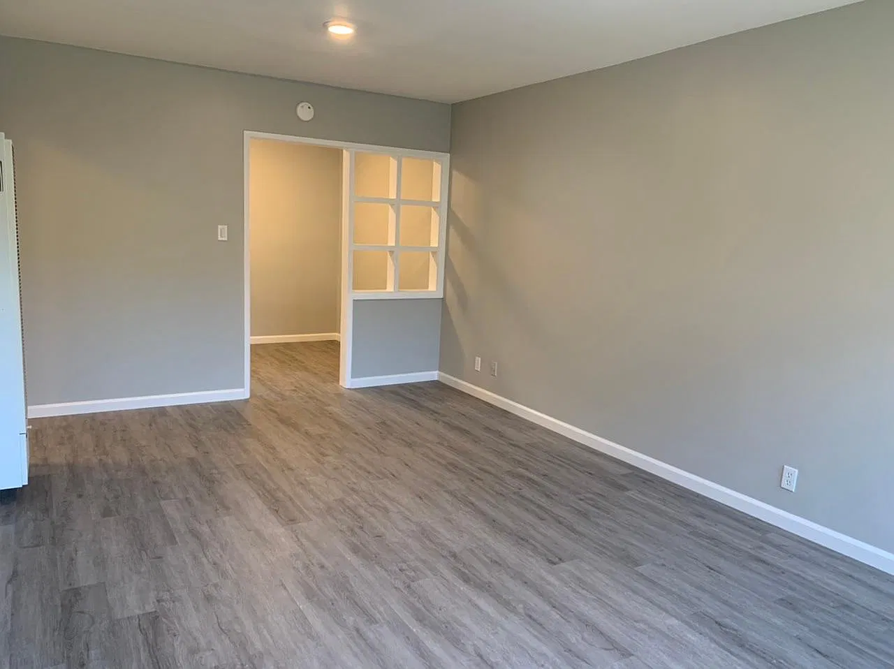 738 N Garfield Ave — Photo 2