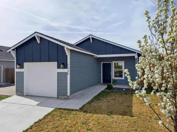 1305 12th St, Benton City, WA 99320