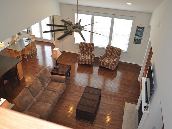 2nd image of 515 Cherry Blossom Way
