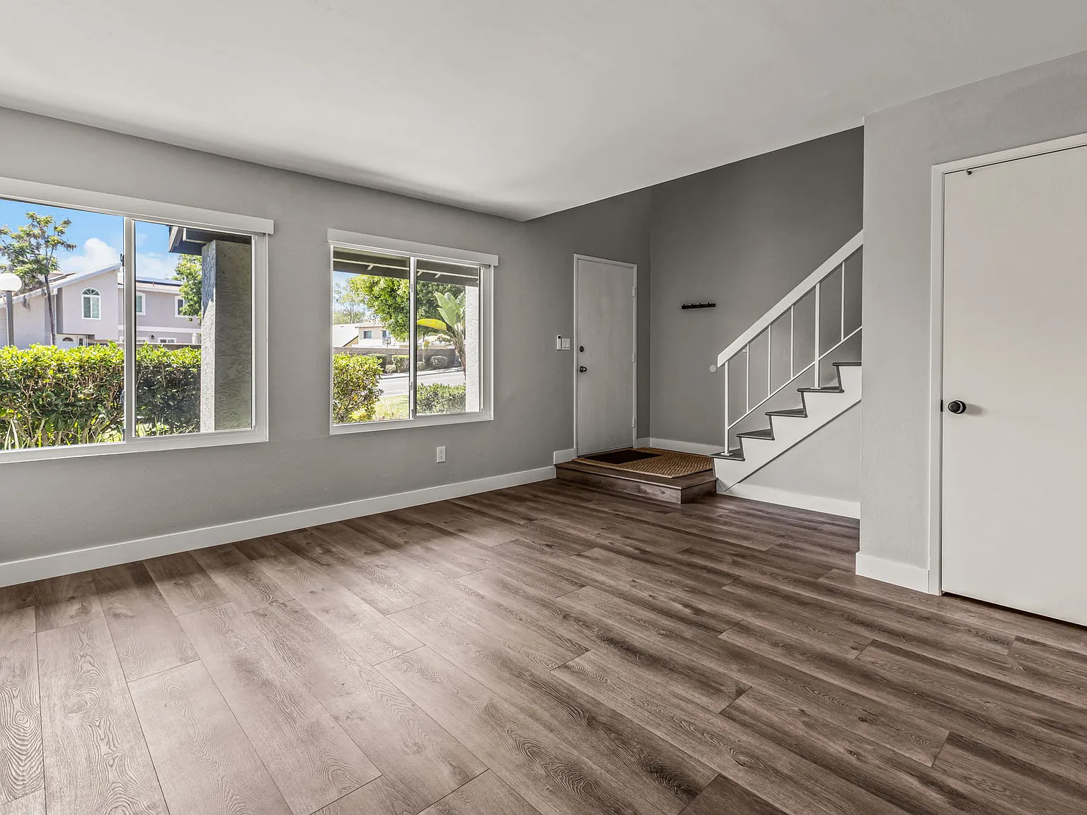 4 bed, 2.5 bath, 1400 sqft, $4,600 — Photo 4