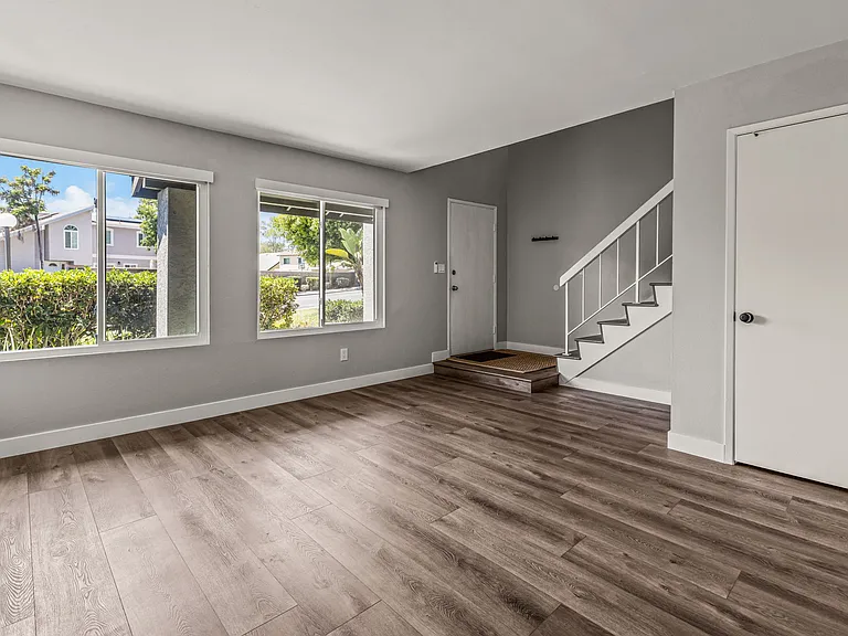 5107 La Cuenta Dr — Photo 4