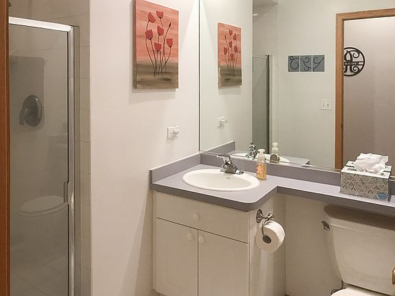 4th image of 2717 N Wayne Ave #2N