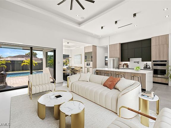 4th image of 110 SE 11th Terrace Cpe