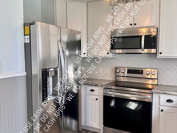 4th image of 819 Willow Oak St