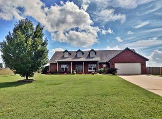 17541 W Tray Rd, Tahlequah, OK 74464