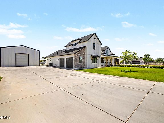 5th image of 4833 E CLAIRE Street
