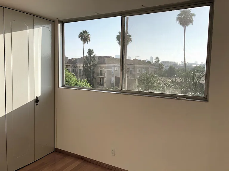 100 S Doheny Dr #523 — Photo 51