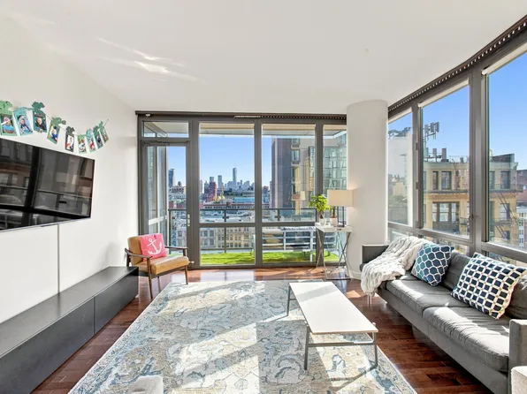 101 West 24th Street image 1 of 19