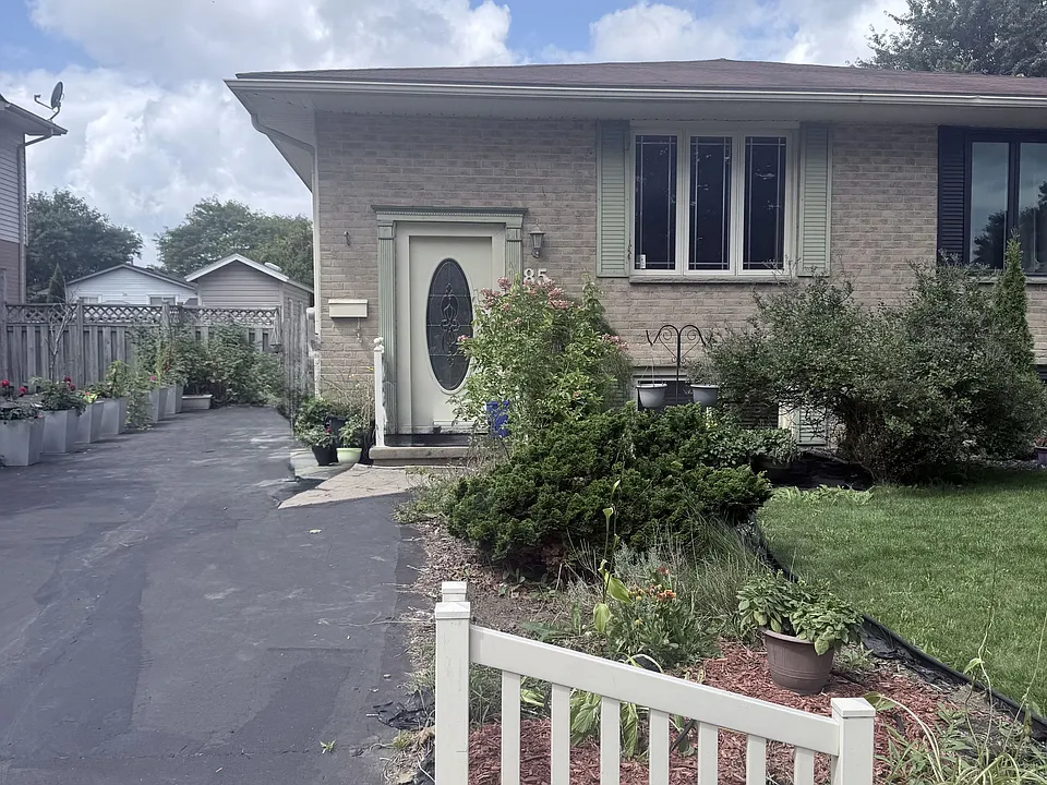 85 Bonaventure Dr