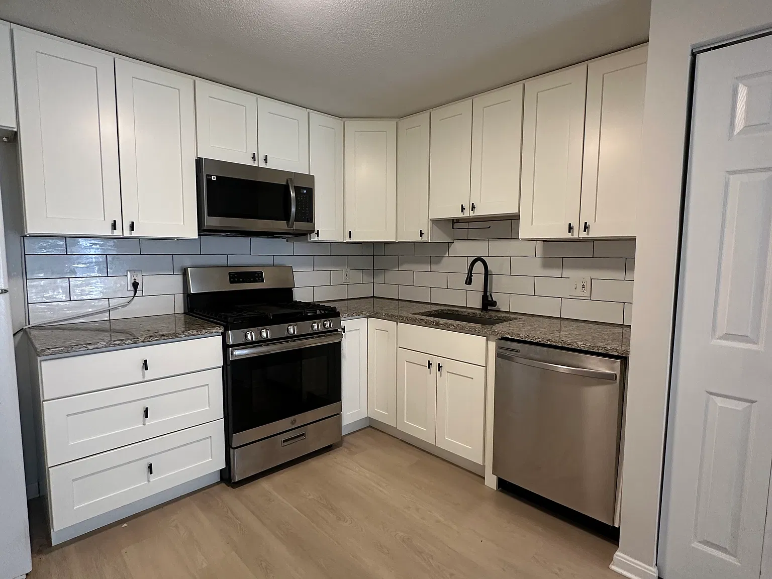 8 Kenmar Dr — Photo 3
