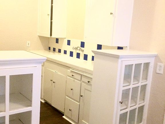 4th image of 800 17th St APT 14