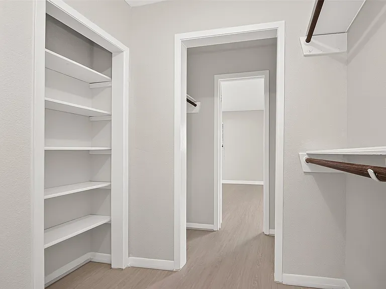 10383 Briar Forest Dr — Photo 40