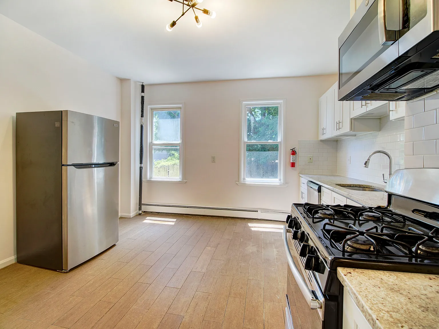 79 Eaton Pl — Photo 3