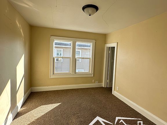 4th image of 17 1/2 E 6th St