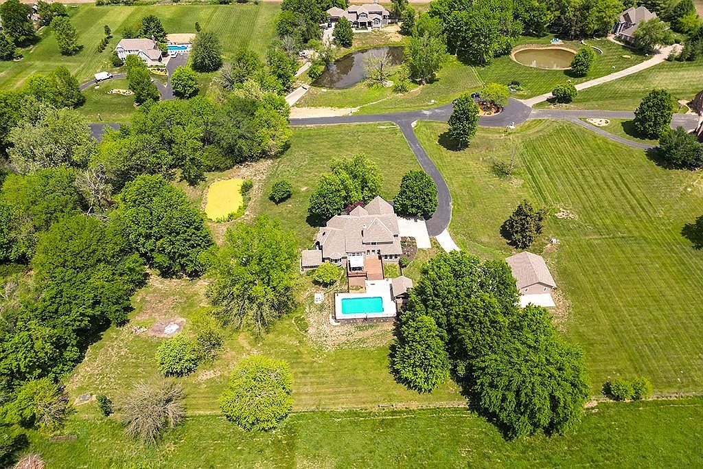 6 Orchard Pl, Harrisonville, MO 64701 Zillow