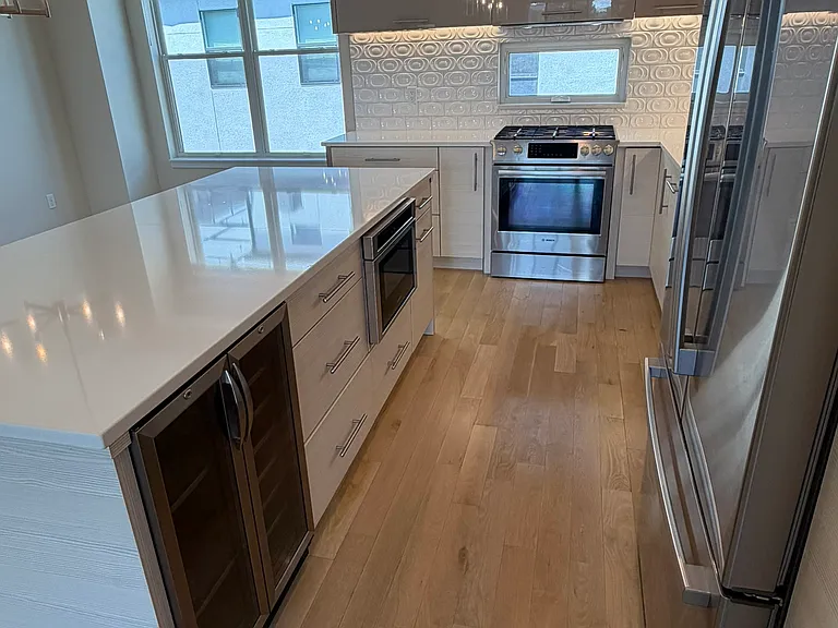1716 Hooker St — Photo 6