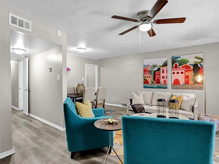 Rhodes Townhomes — Photo 5