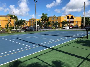 9711 Fontainebleau Blvd #213, Miami, FL 33172