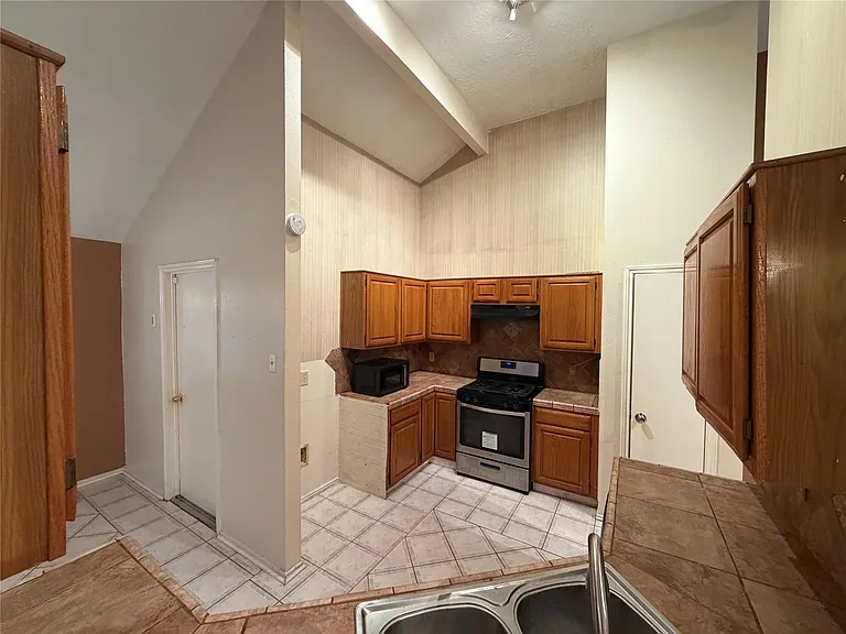 1423 Elkwood Dr — Photo 11
