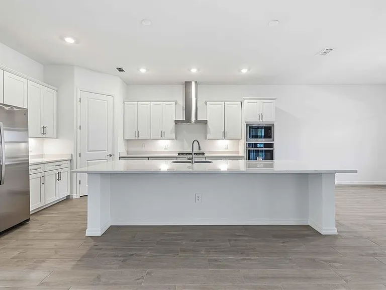 5420 Lightning Whelk Ln — Photo 8