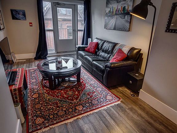 4th image of 41 Charlton Ave W #3