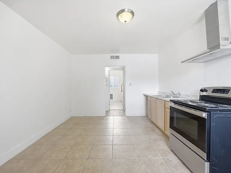728 Lincoln St #C — Photo 10