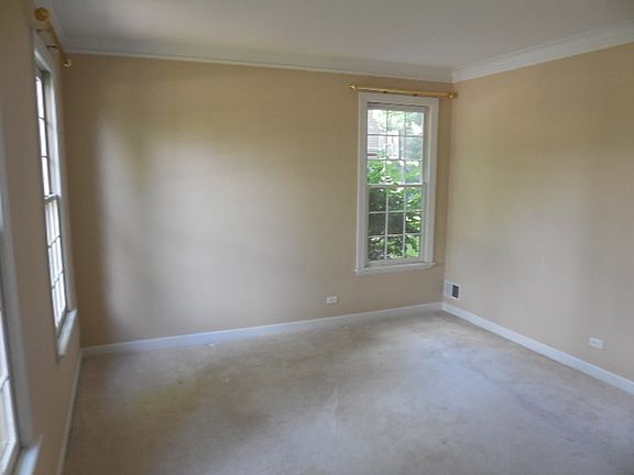 4th image of 330 Long Oak Dr