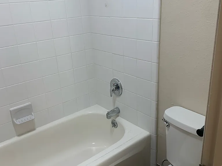 720 Adams St #10 — Photo 17