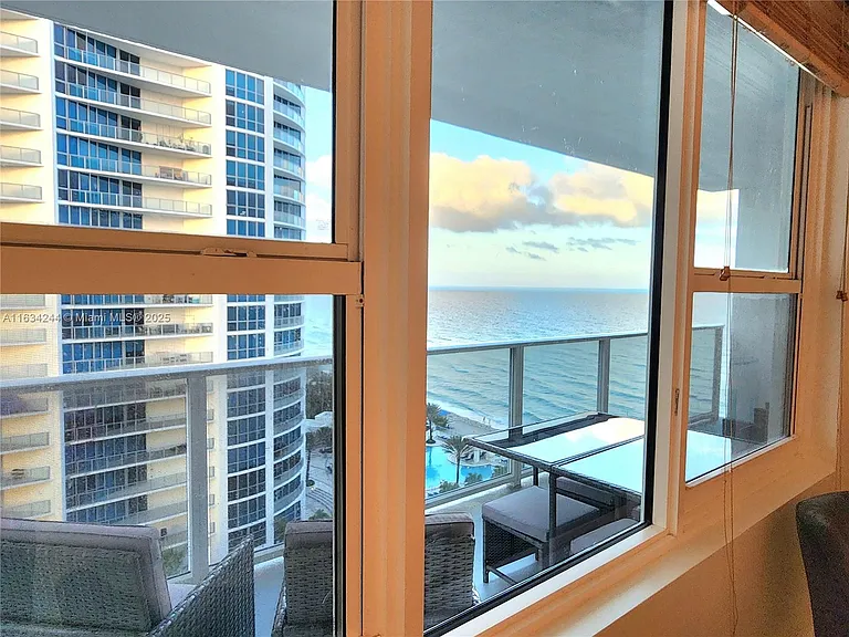 3505 S Ocean Dr #1409 — Photo 14