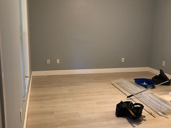 4th image of 6786 Farragut Ln