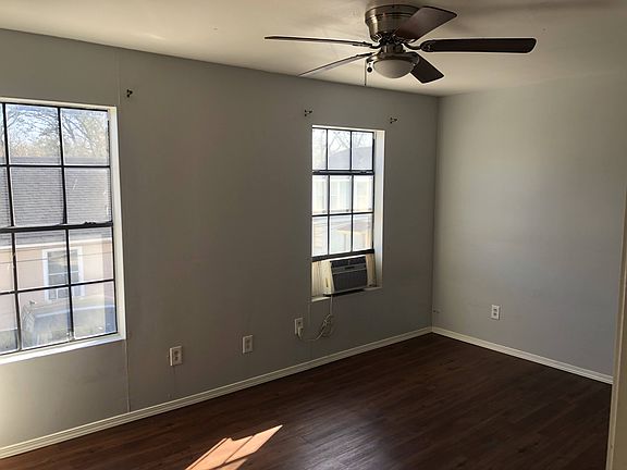 4th image of 410 Randall St #11366523