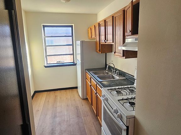 5th image of 6822 S Perry Ave #2W