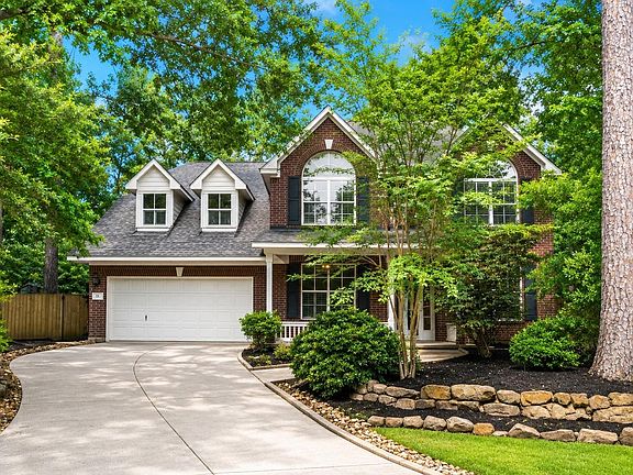 3rd image of 11 Alden Glen Ct