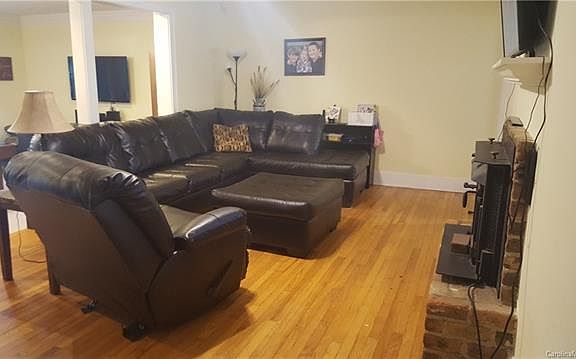 5th image of 425 Coolidge Ave