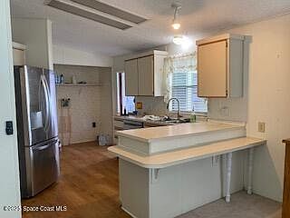 5th image of 640 Wedelia Dr