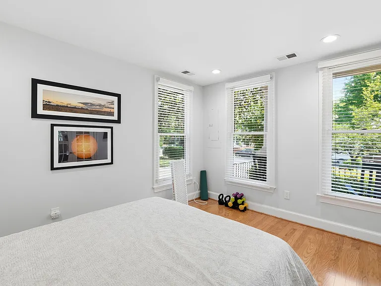 1358 S Carolina Ave SE — Photo 22