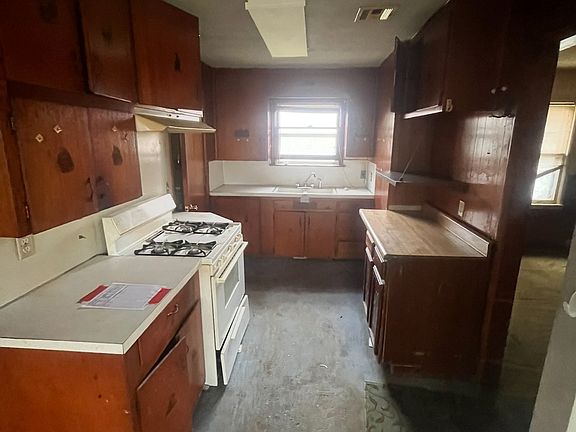 2nd image of 4633 N Troost Ave