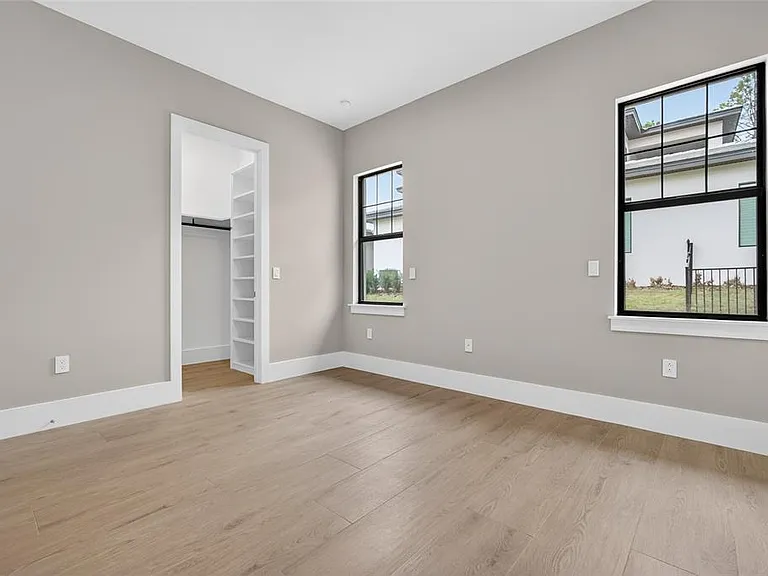 16130 Pendio Dr — Photo 22