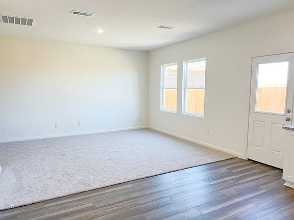 4th image of 218 Bradford Dr